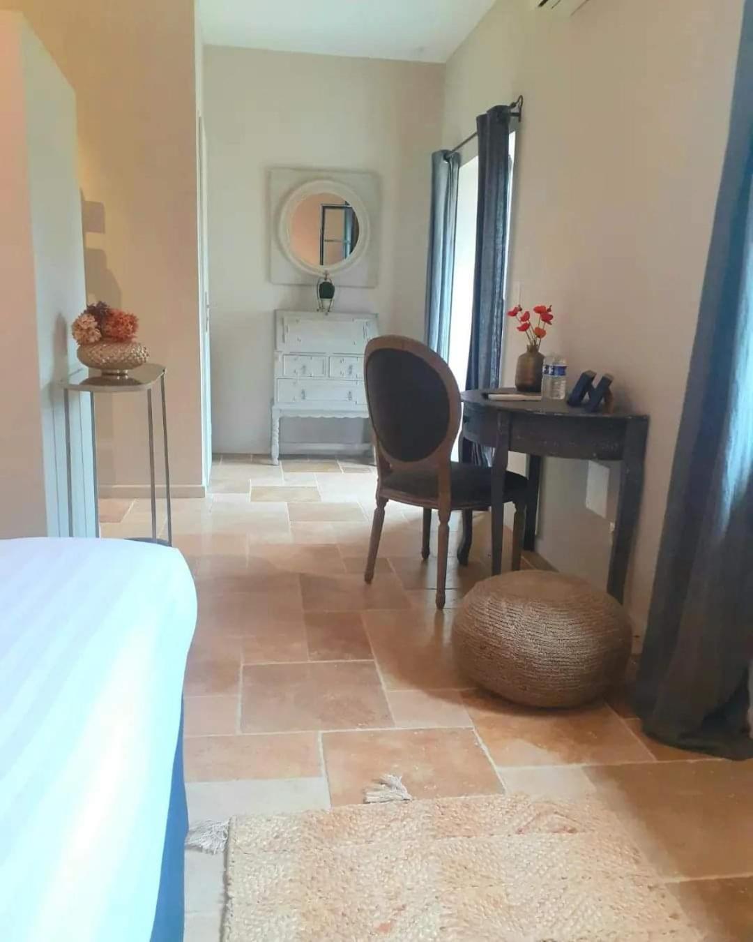 Domaine De La Limetiere Hotell Neuvy-le-Roi Eksteriør bilde